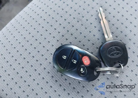 2010 Toyota Sienna Le из США, поврежденный, VIN 5TDKK4CC4AS296784